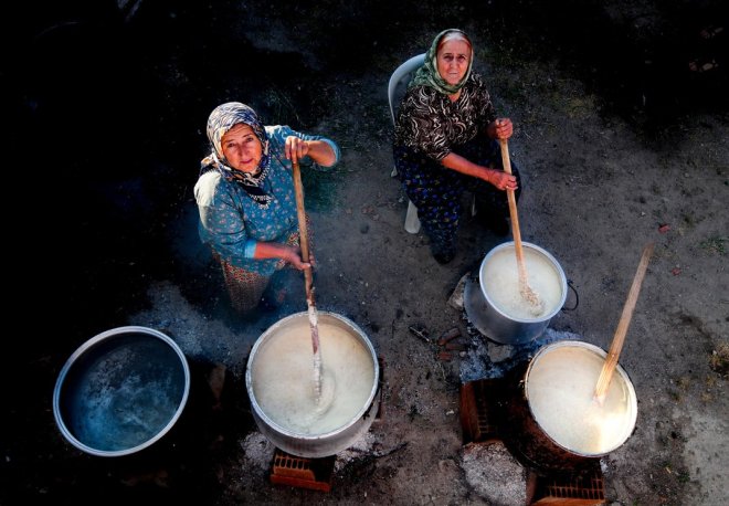 women-cooking